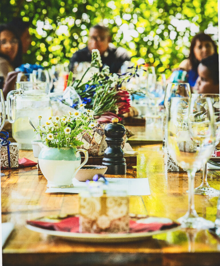 Überlebe jede Familienfeier: 5 Strategien für gesunden Genuss ohne Diskussionen